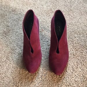 Lord & Taylor 424 Fifth Maroon Booties, Size 8